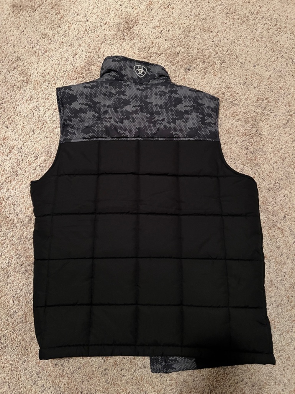 Ariat Black Quilted Vest with Gray Digital Camo Yoke - Picture 5 of 5